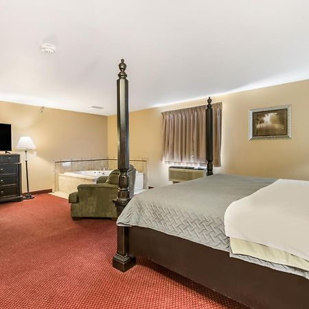 Econo Lodge Rice Lake Екстер'єр фото