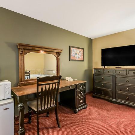 Econo Lodge Rice Lake Екстер'єр фото