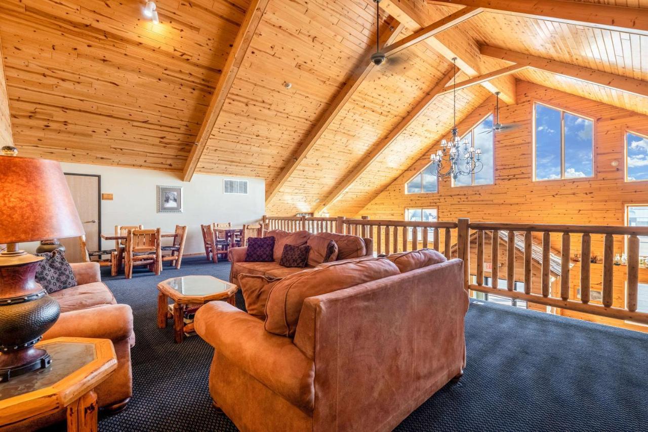 Econo Lodge Rice Lake Екстер'єр фото