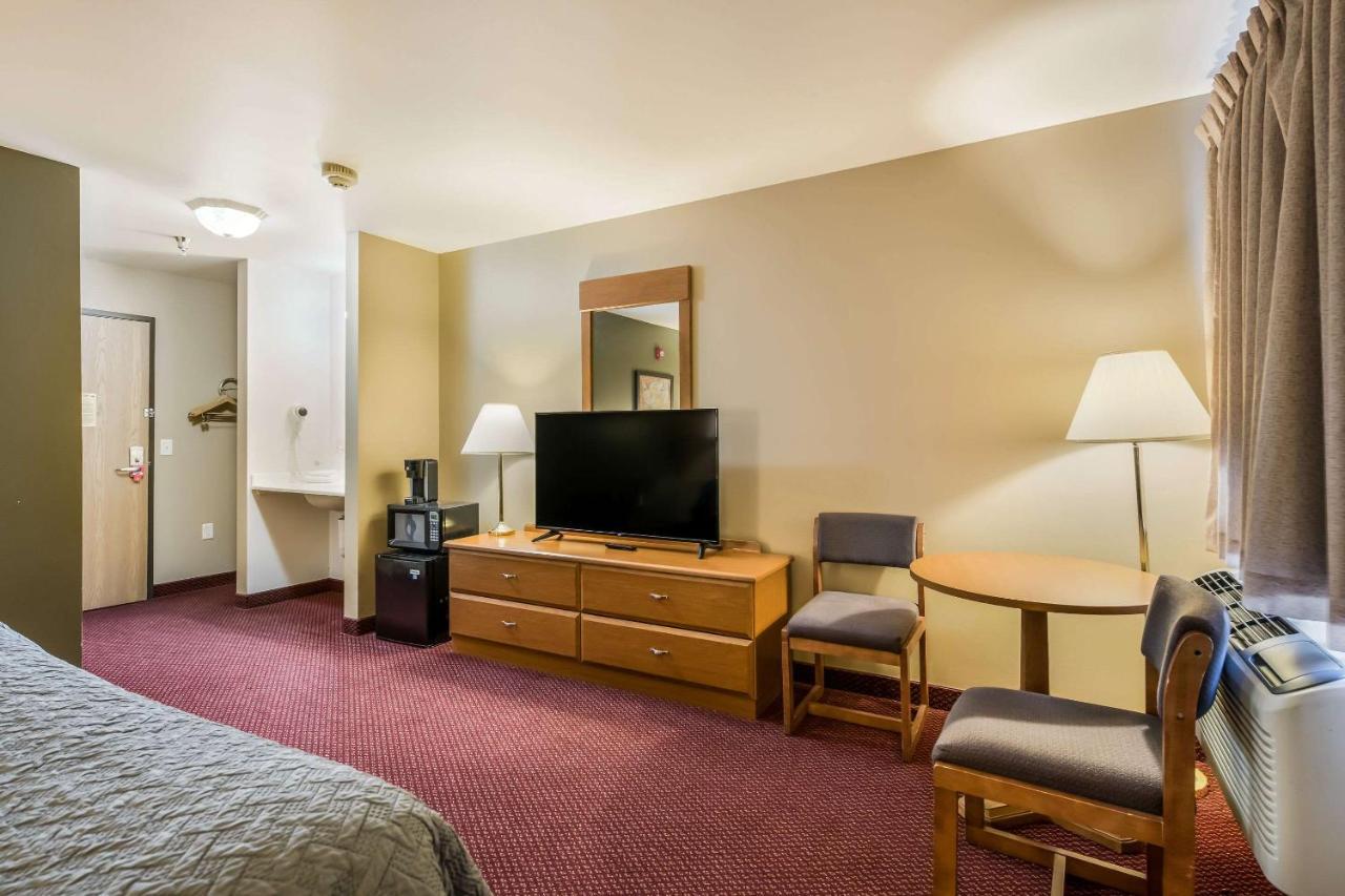 Econo Lodge Rice Lake Екстер'єр фото
