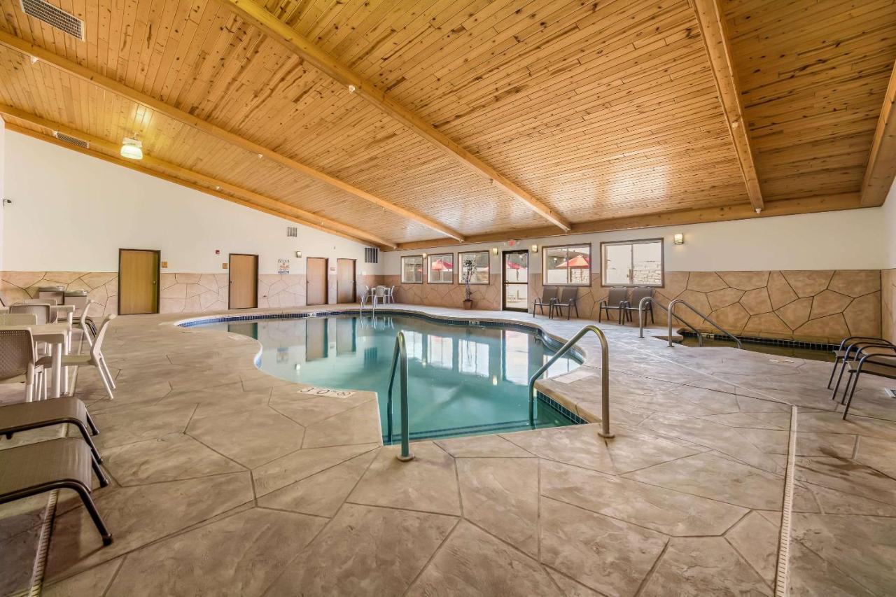 Econo Lodge Rice Lake Екстер'єр фото