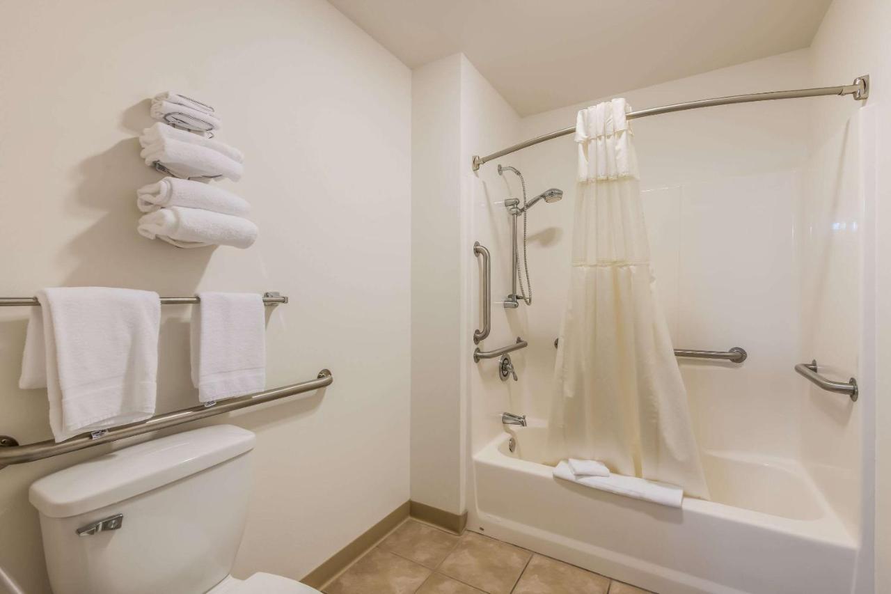 Econo Lodge Rice Lake Екстер'єр фото