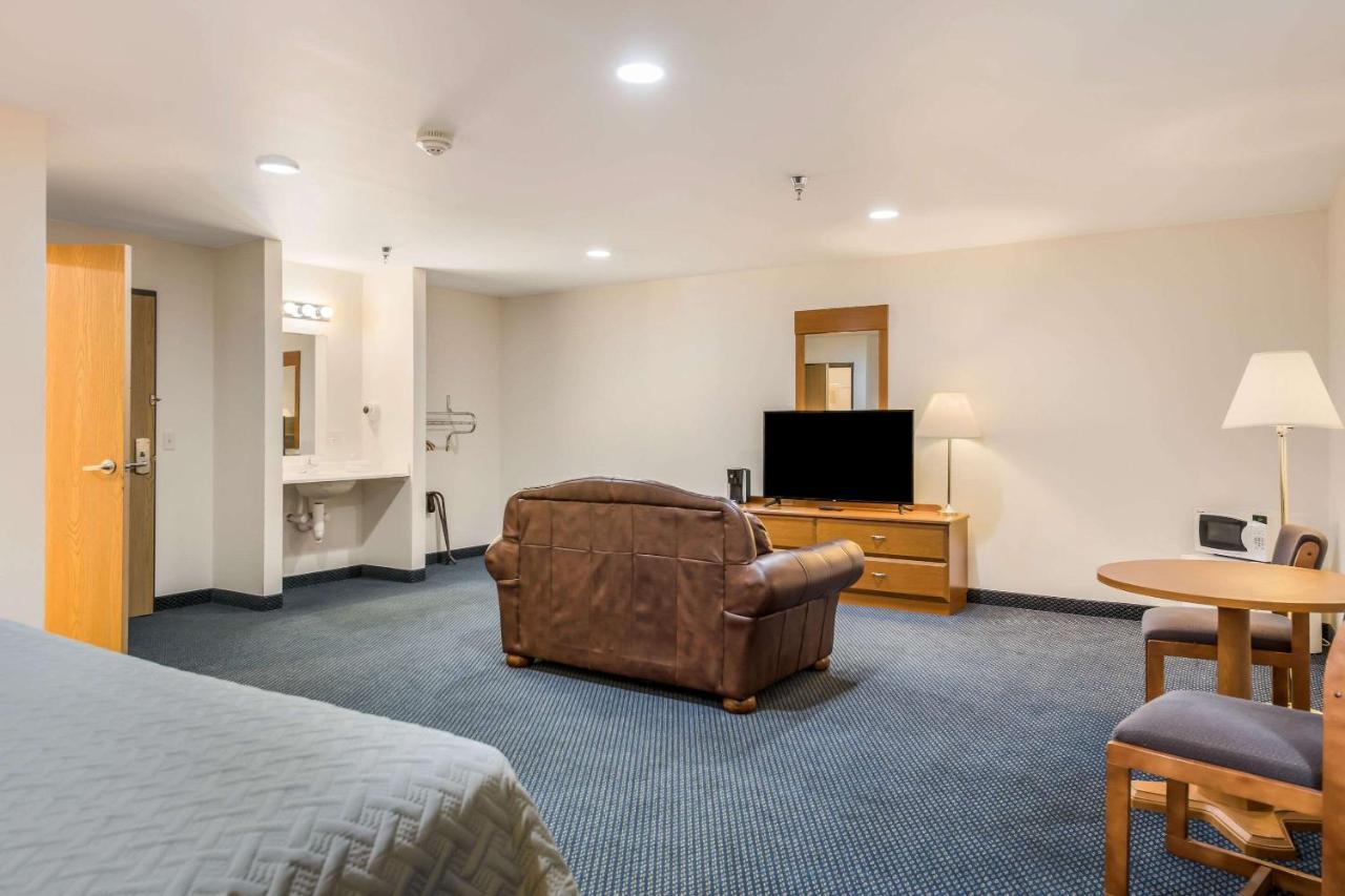 Econo Lodge Rice Lake Екстер'єр фото