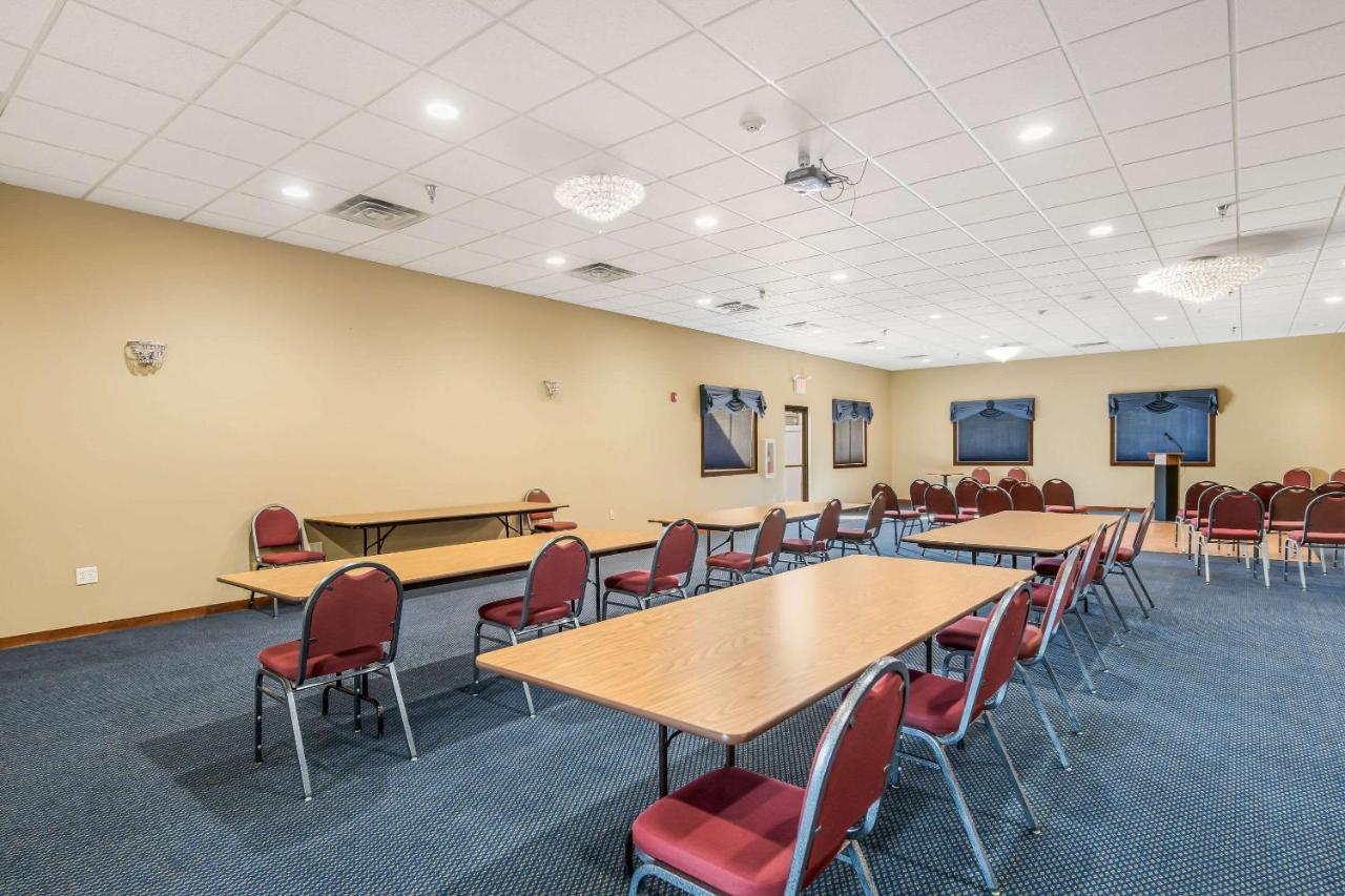Econo Lodge Rice Lake Екстер'єр фото