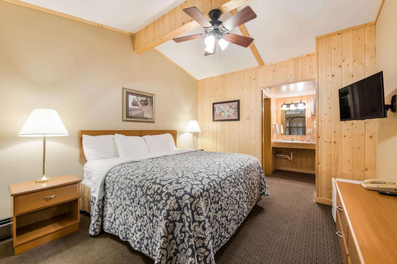 Econo Lodge Rice Lake Екстер'єр фото
