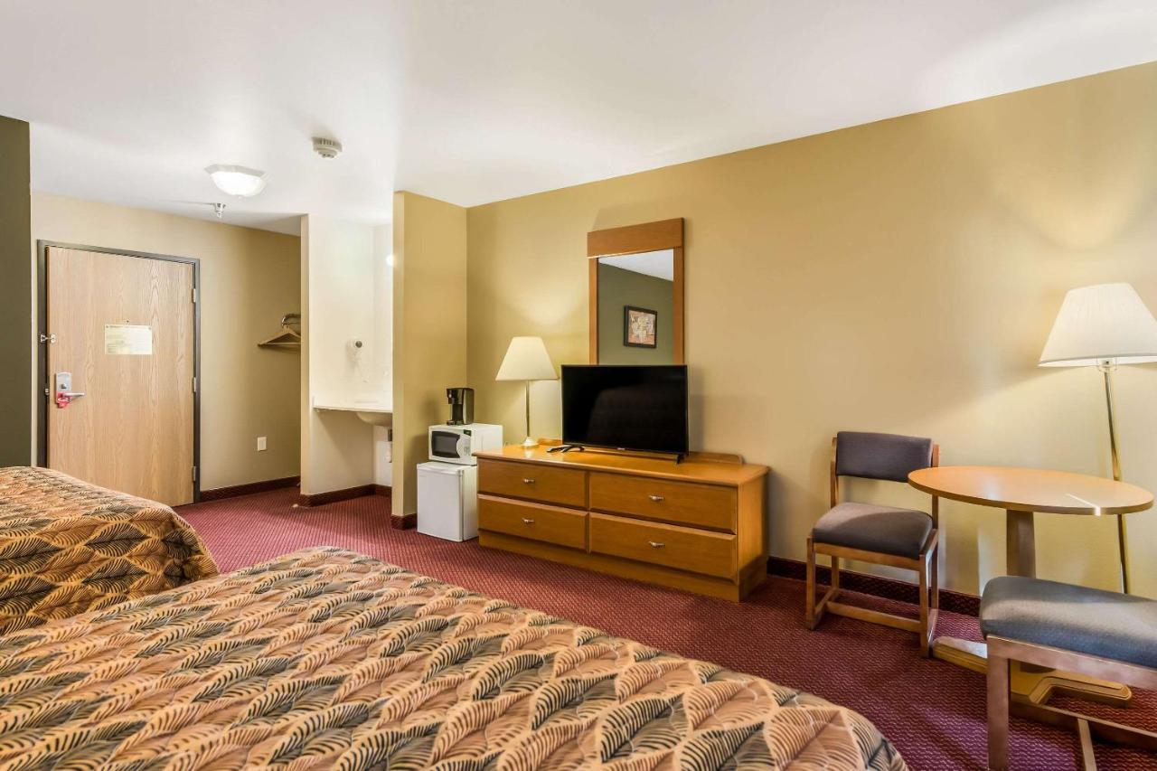 Econo Lodge Rice Lake Екстер'єр фото