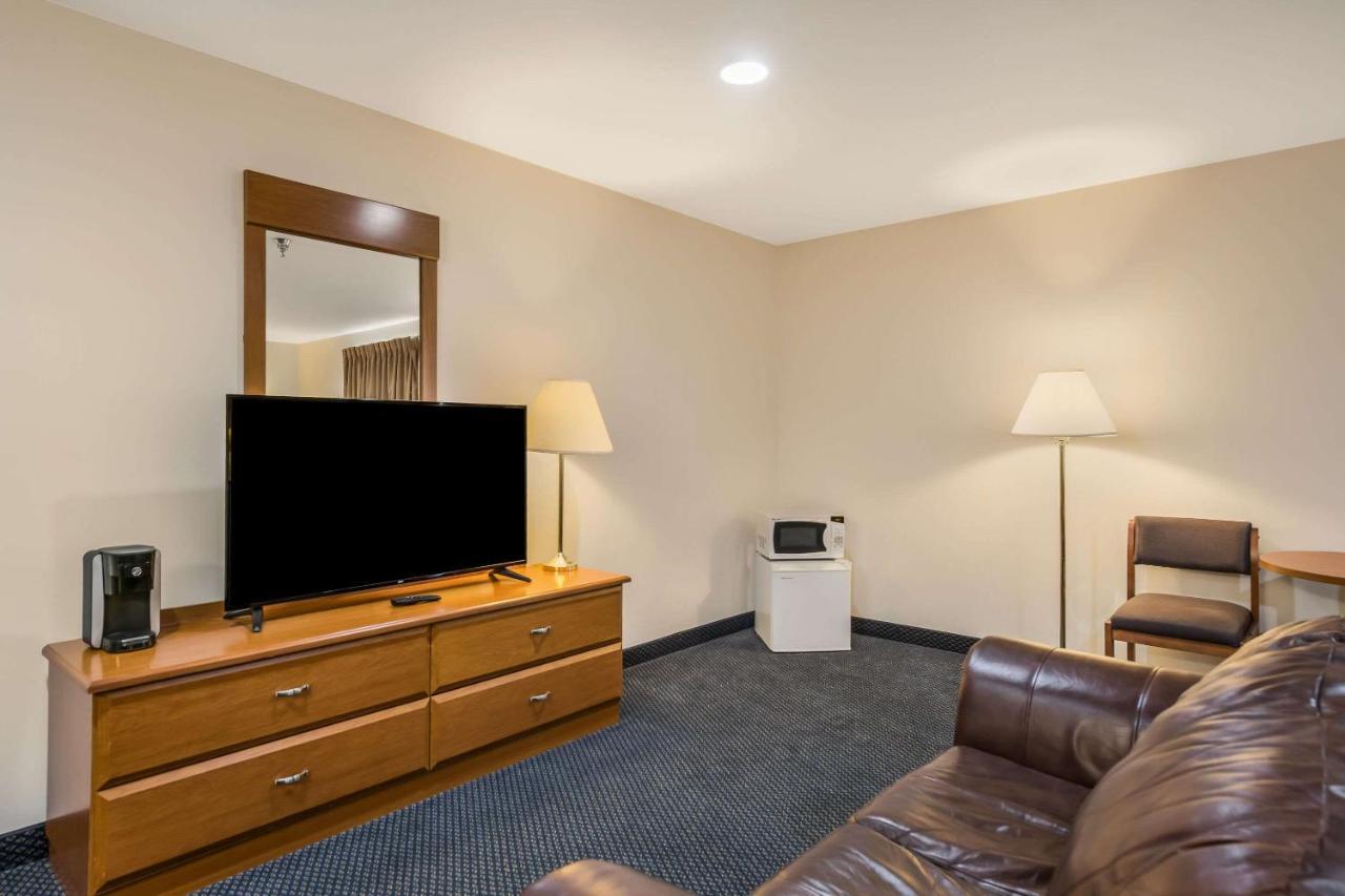 Econo Lodge Rice Lake Екстер'єр фото