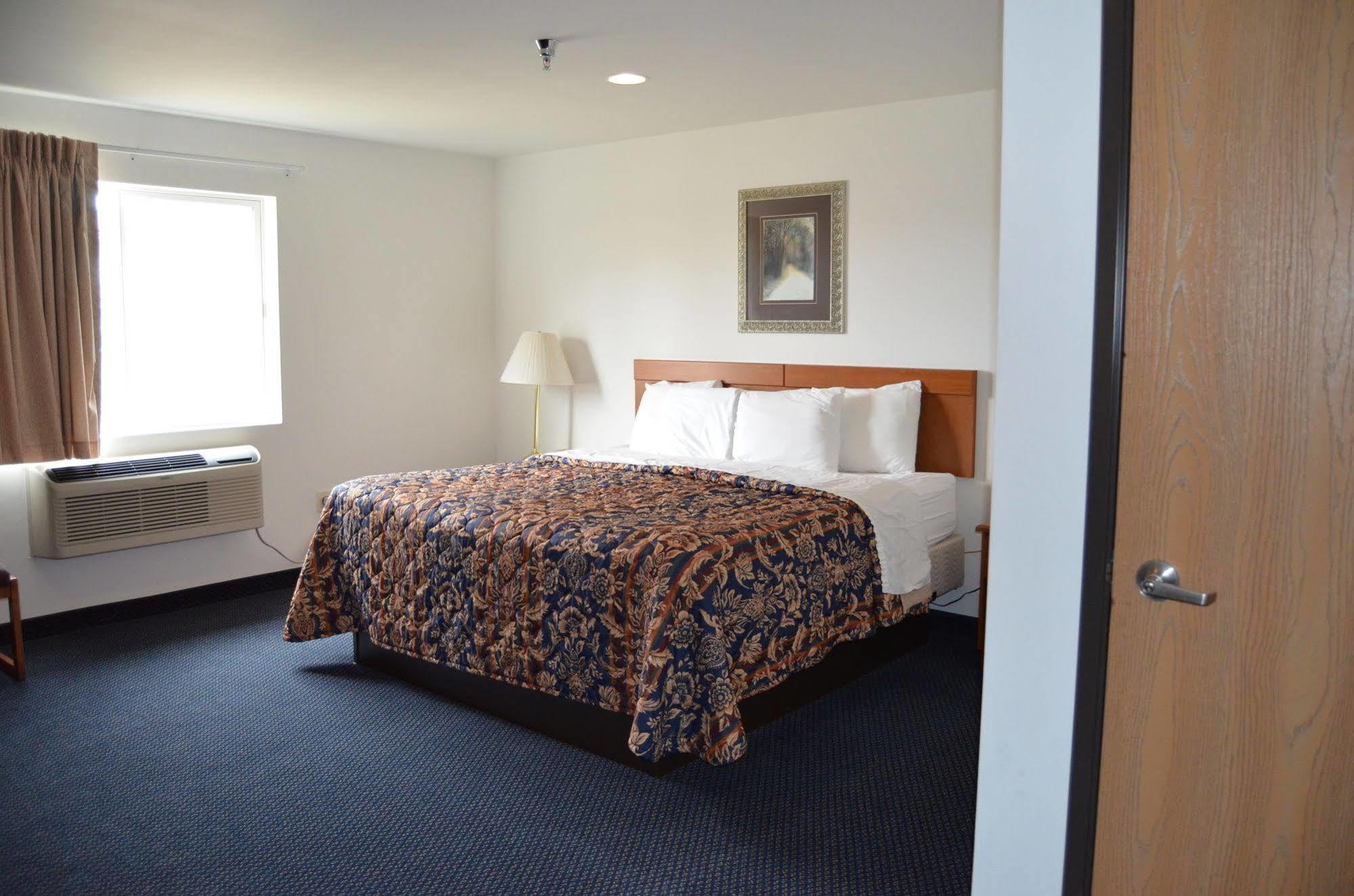 Econo Lodge Rice Lake Екстер'єр фото