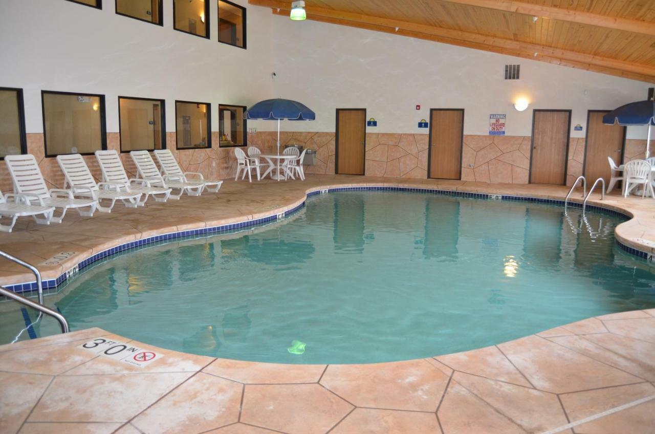 Econo Lodge Rice Lake Екстер'єр фото